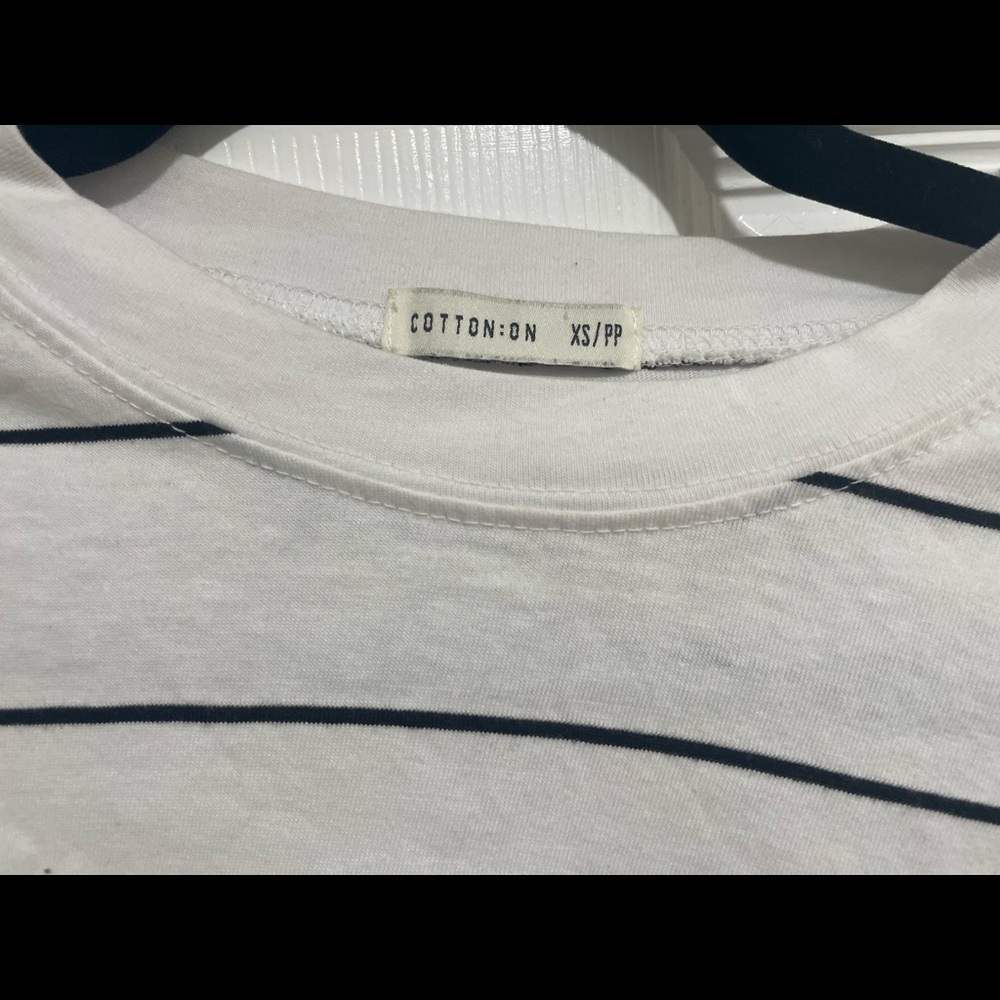 Cotton on xs crop long sleeve